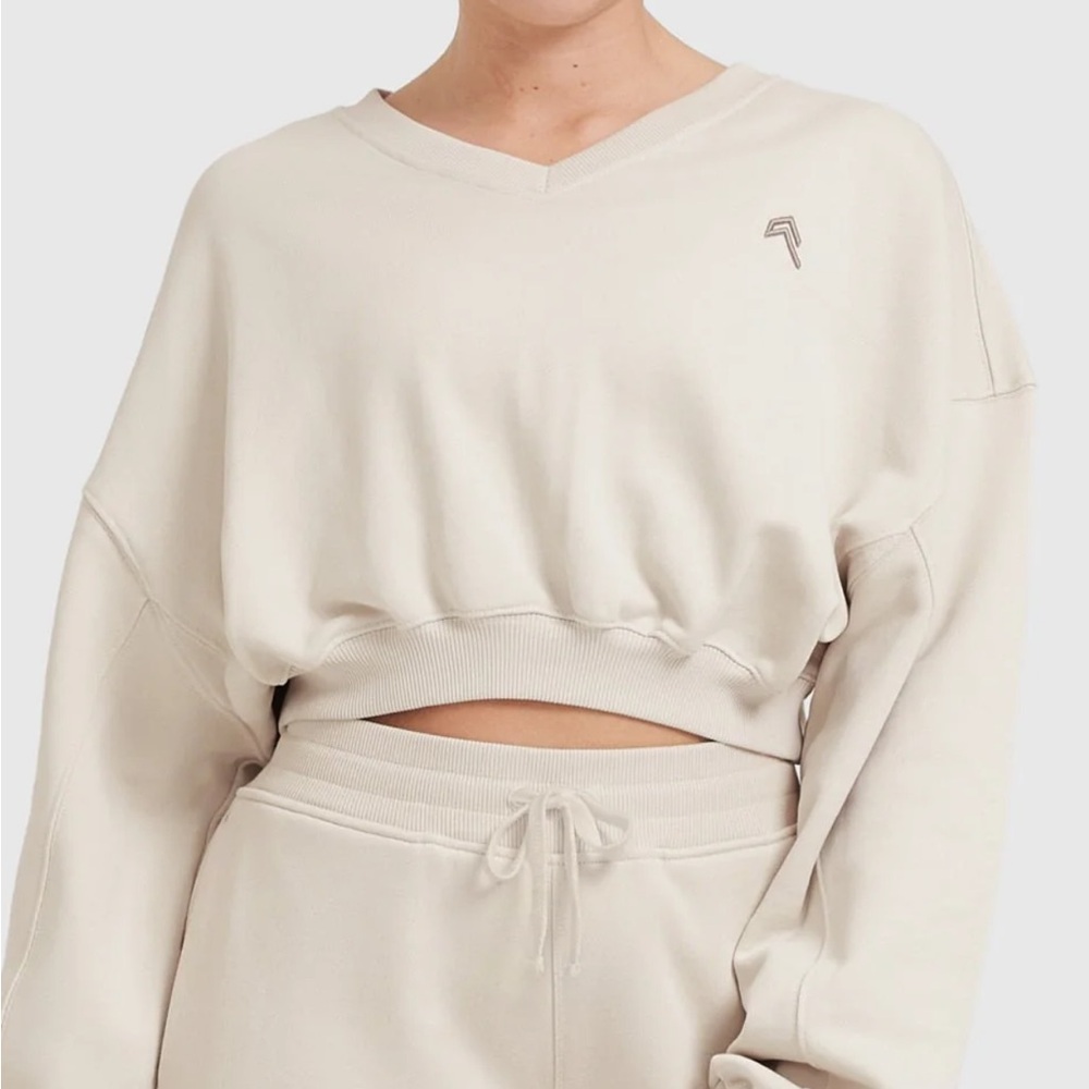 Oner Active cropped sweatshirt. Color Sand size small.